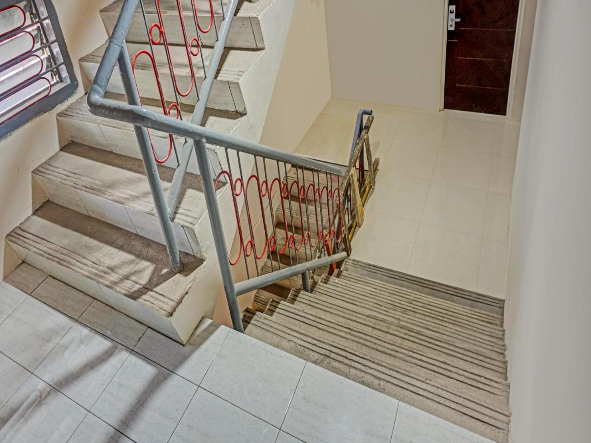 RedDoorz At Losari Area 3 Makassar Exterior foto