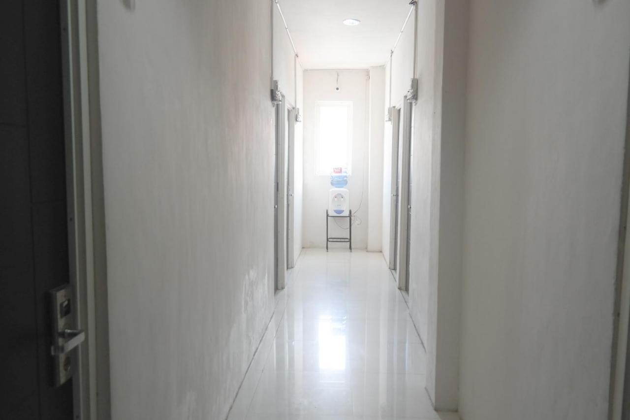 RedDoorz At Losari Area 3 Makassar Exterior foto