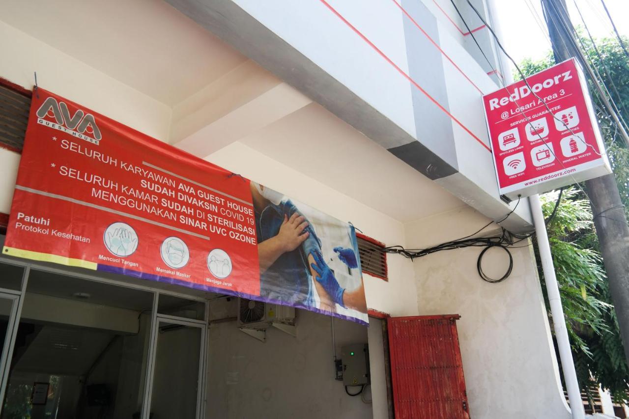 RedDoorz At Losari Area 3 Makassar Exterior foto